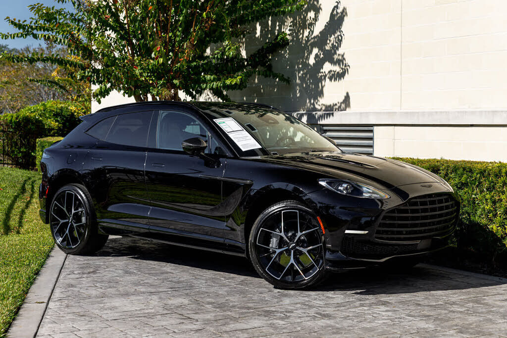 2025 ASTON MARTIN DBX