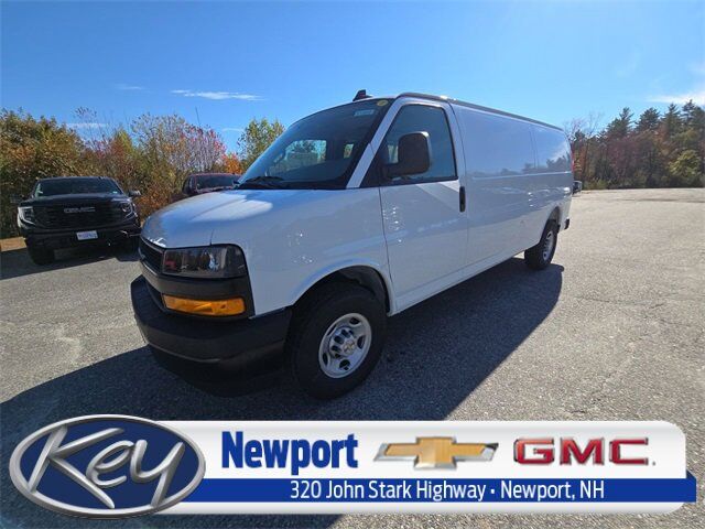 2025 CHEVROLET Express