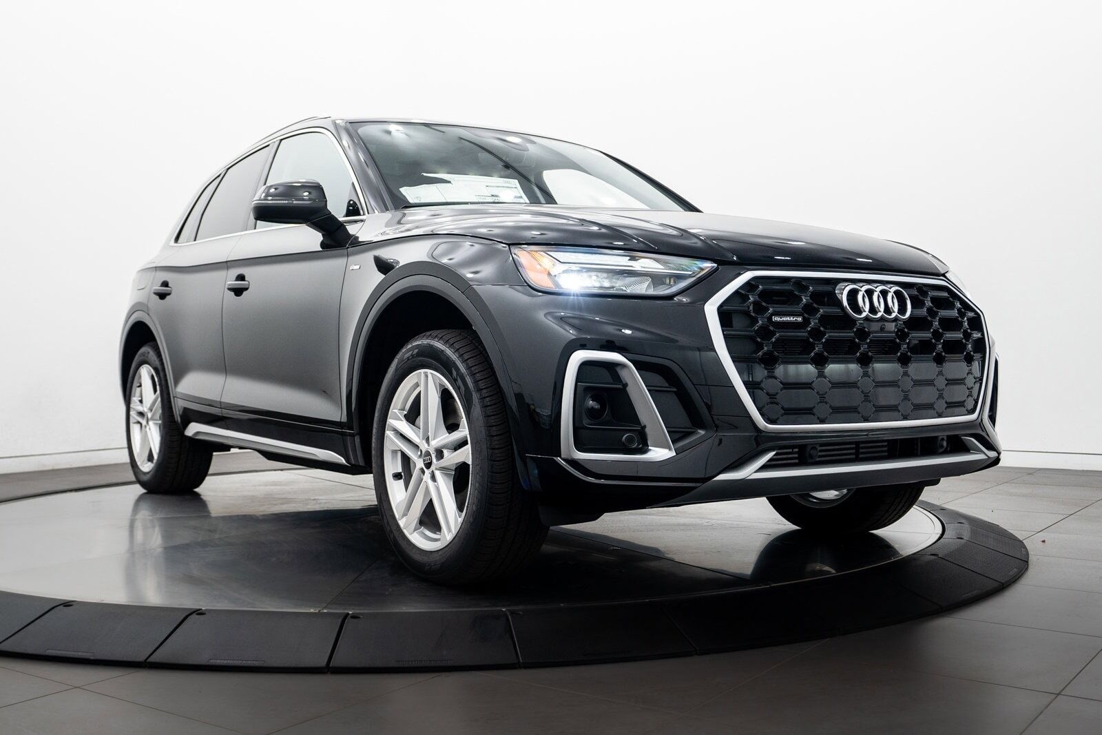 2024 AUDI Q5 e