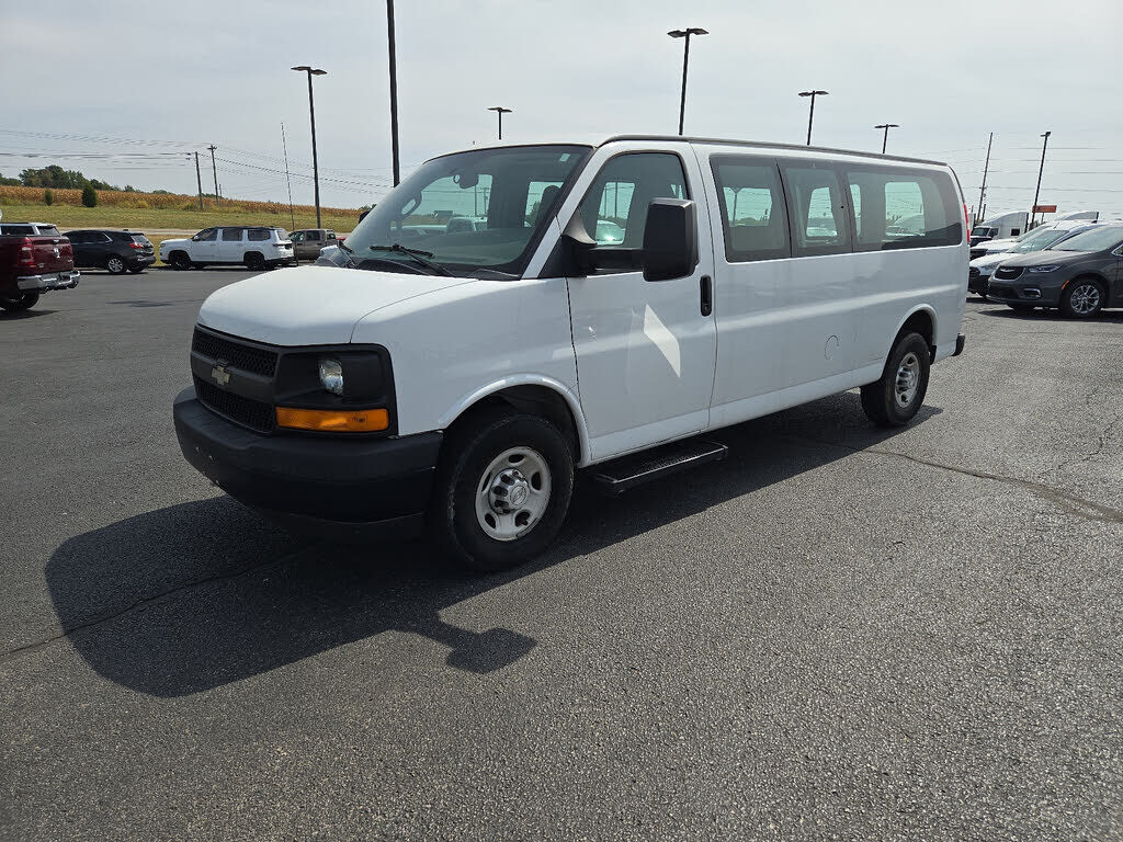 2017 CHEVROLET Express