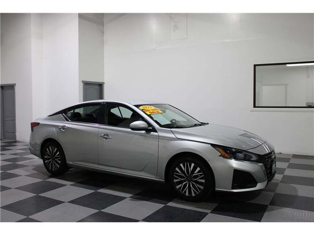 2023 NISSAN Altima