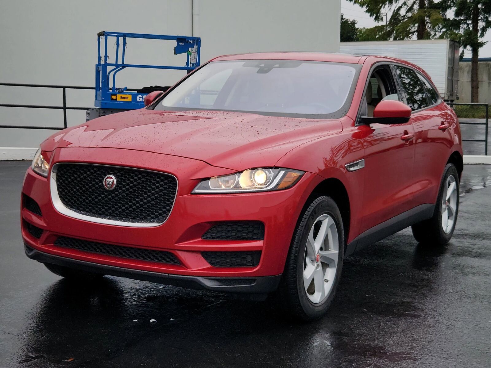 2017 JAGUAR F-Pace