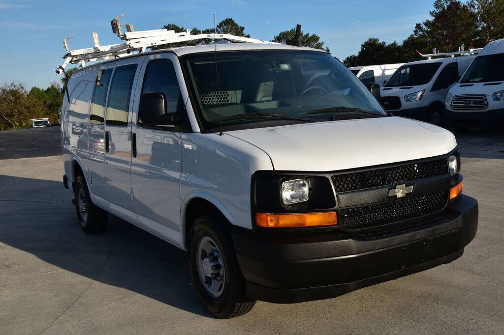2017 CHEVROLET Express