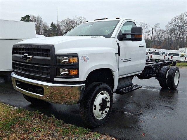 2024 GMC Silverado Medium Duty