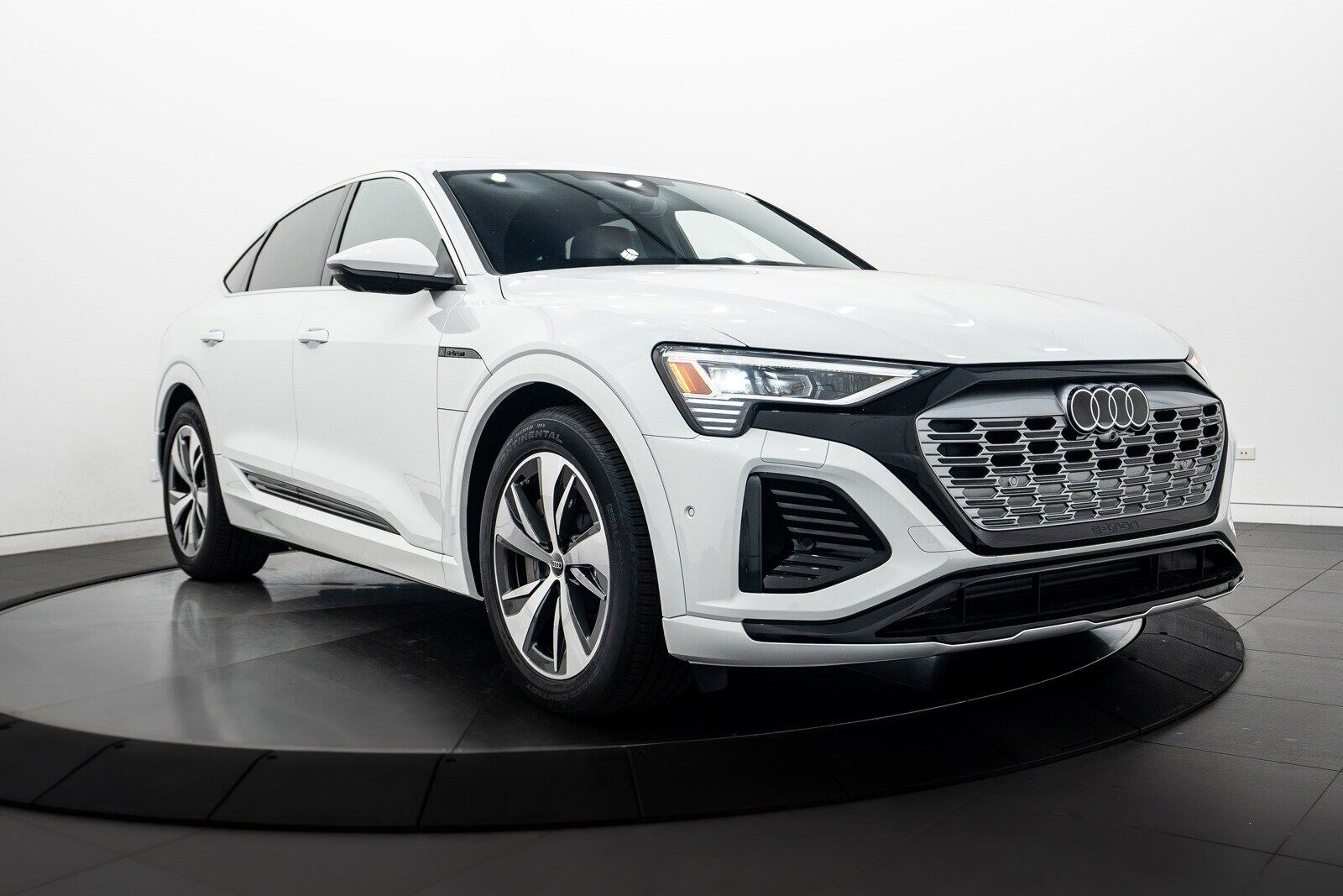 2024 Audi Q8