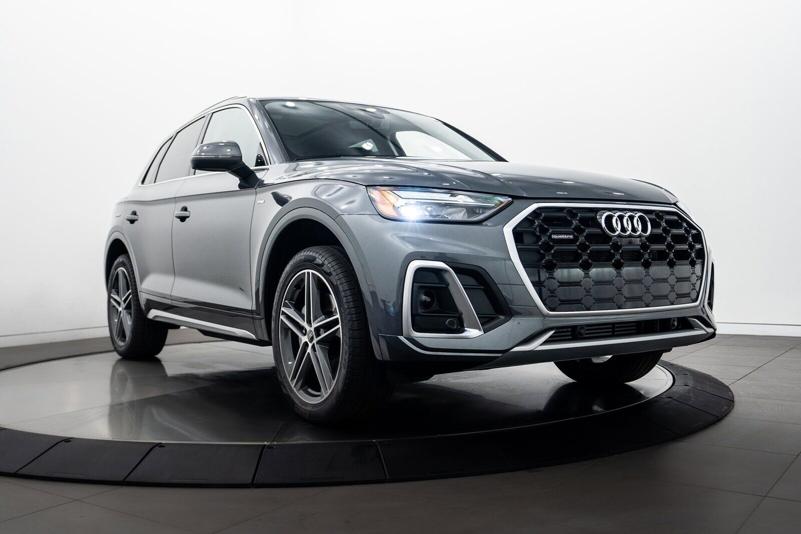 2024 AUDI Q5 e
