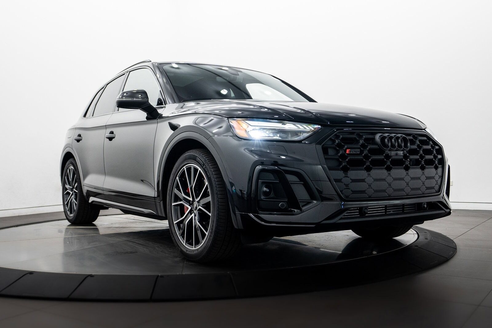 2024 AUDI SQ5