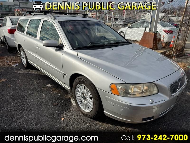 2005 VOLVO V70