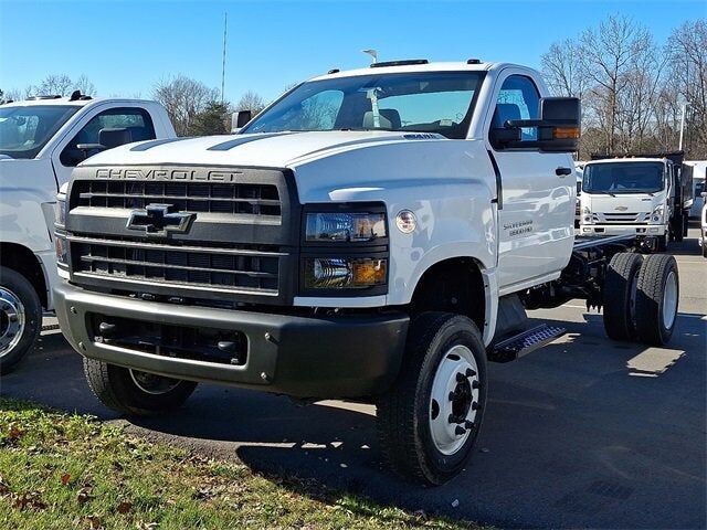 2024 GMC Silverado Medium Duty