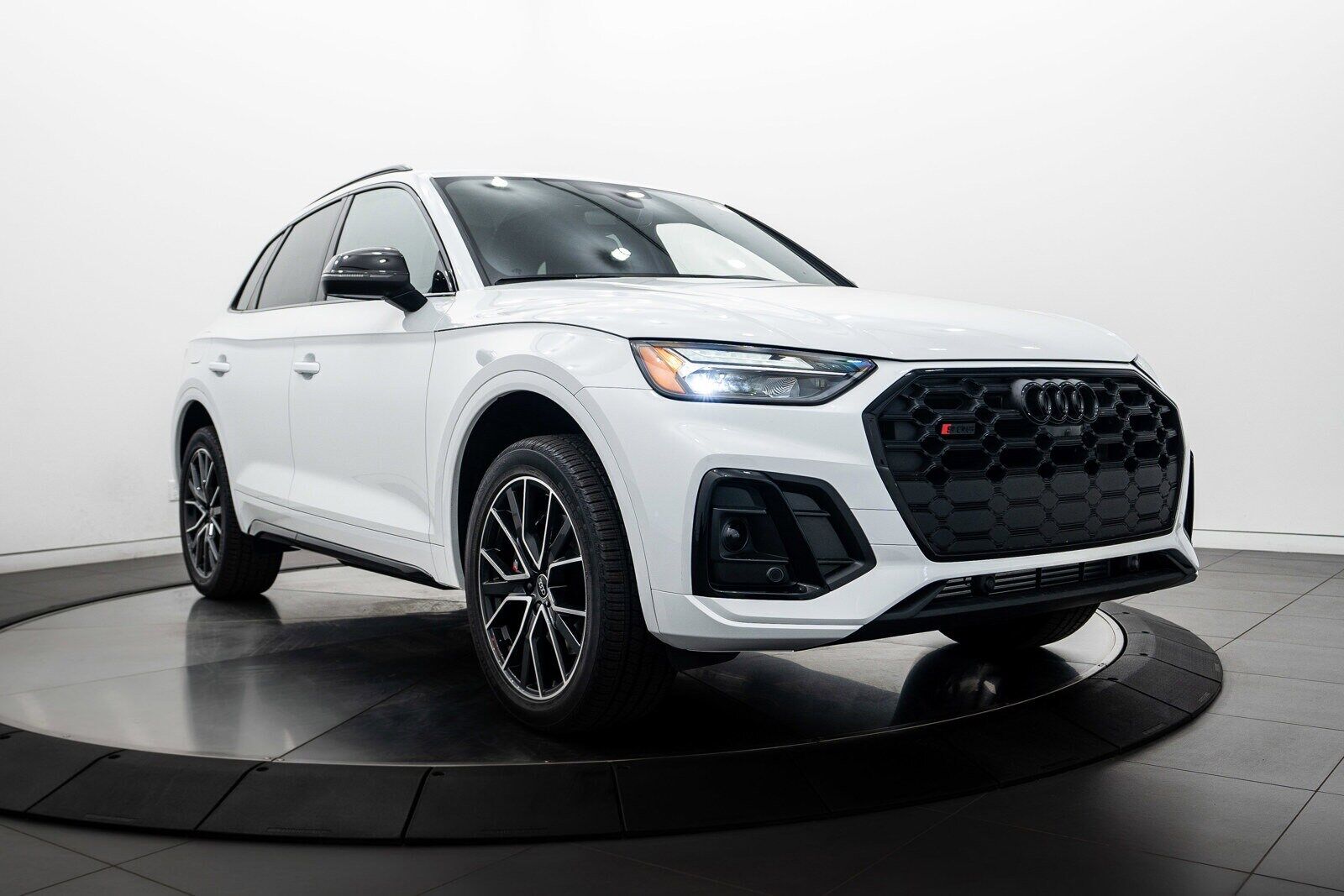 2024 Audi SQ5