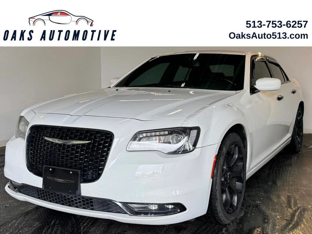 2019 CHRYSLER 300
