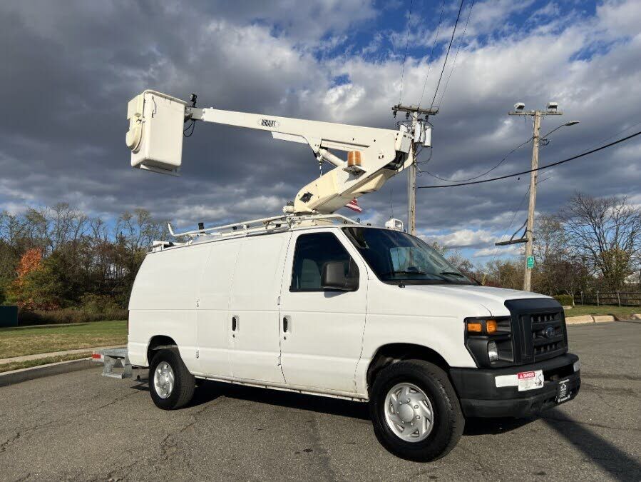 2008 FORD E-350