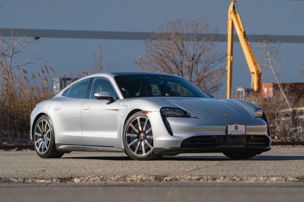 2020 PORSCHE Taycan