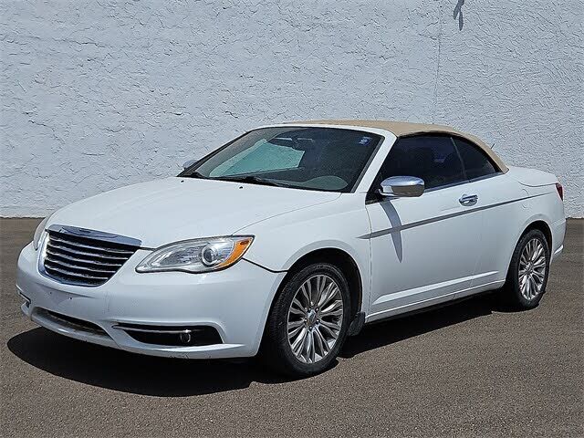 2013 CHRYSLER 200