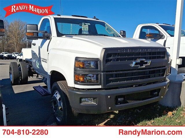 2024 GMC Silverado Medium Duty