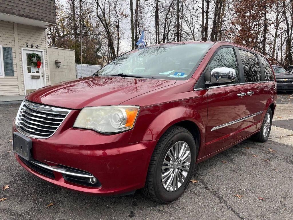 2011 CHRYSLER Town and Country