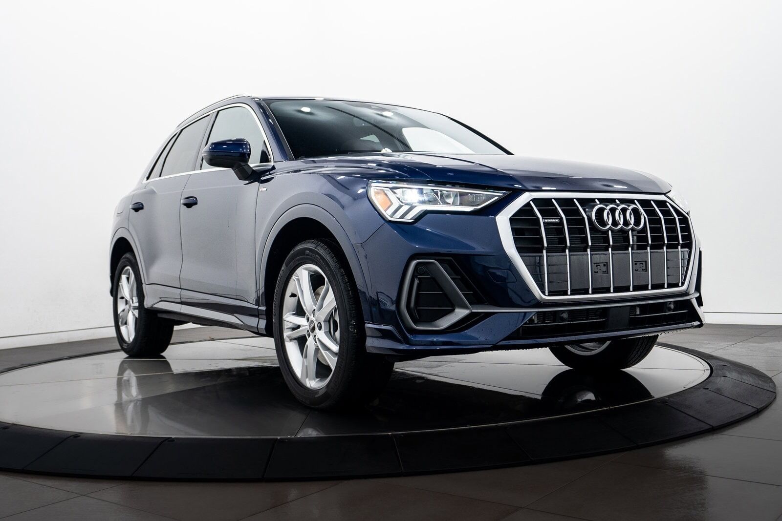 2024 AUDI Q3