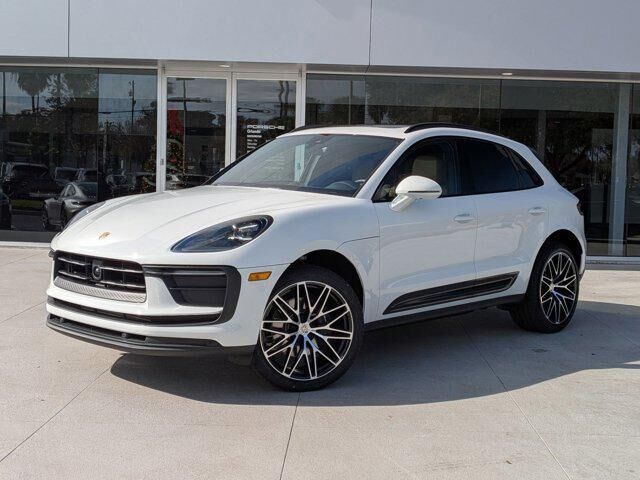 2026 PORSCHE Macan