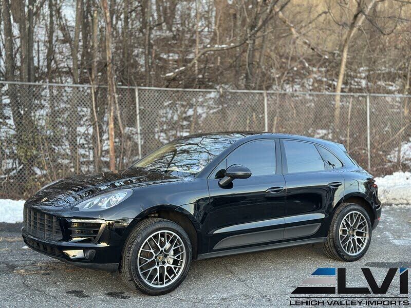 2016 PORSCHE Macan