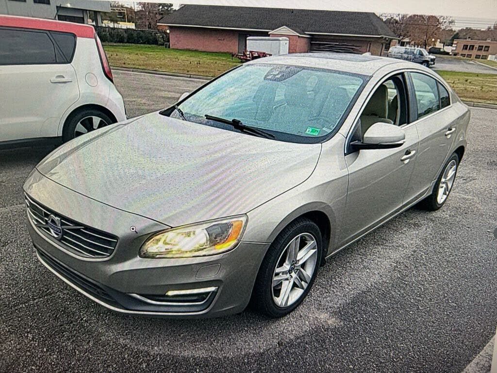 2015 VOLVO S60