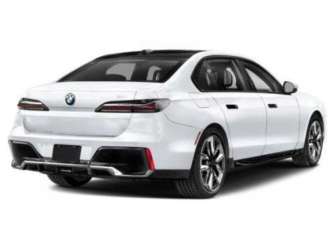 2023 BMW 740i