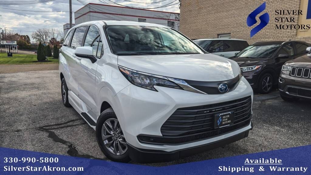2024 TOYOTA Sienna