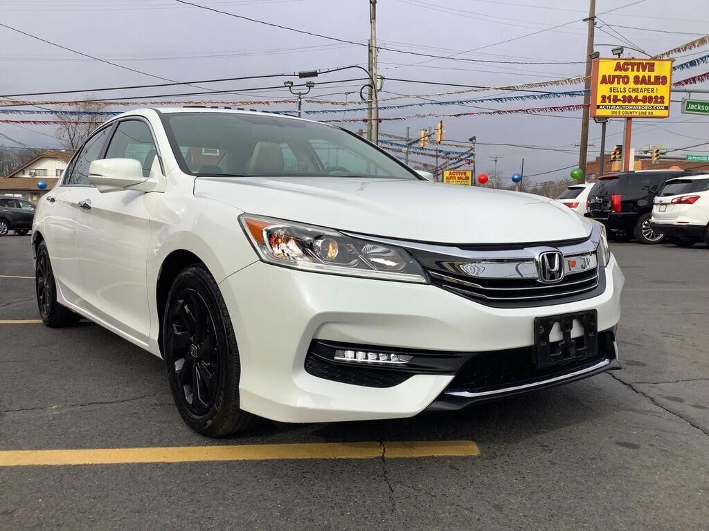 2017 HONDA Accord