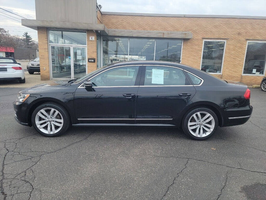 2016 VOLKSWAGEN Passat