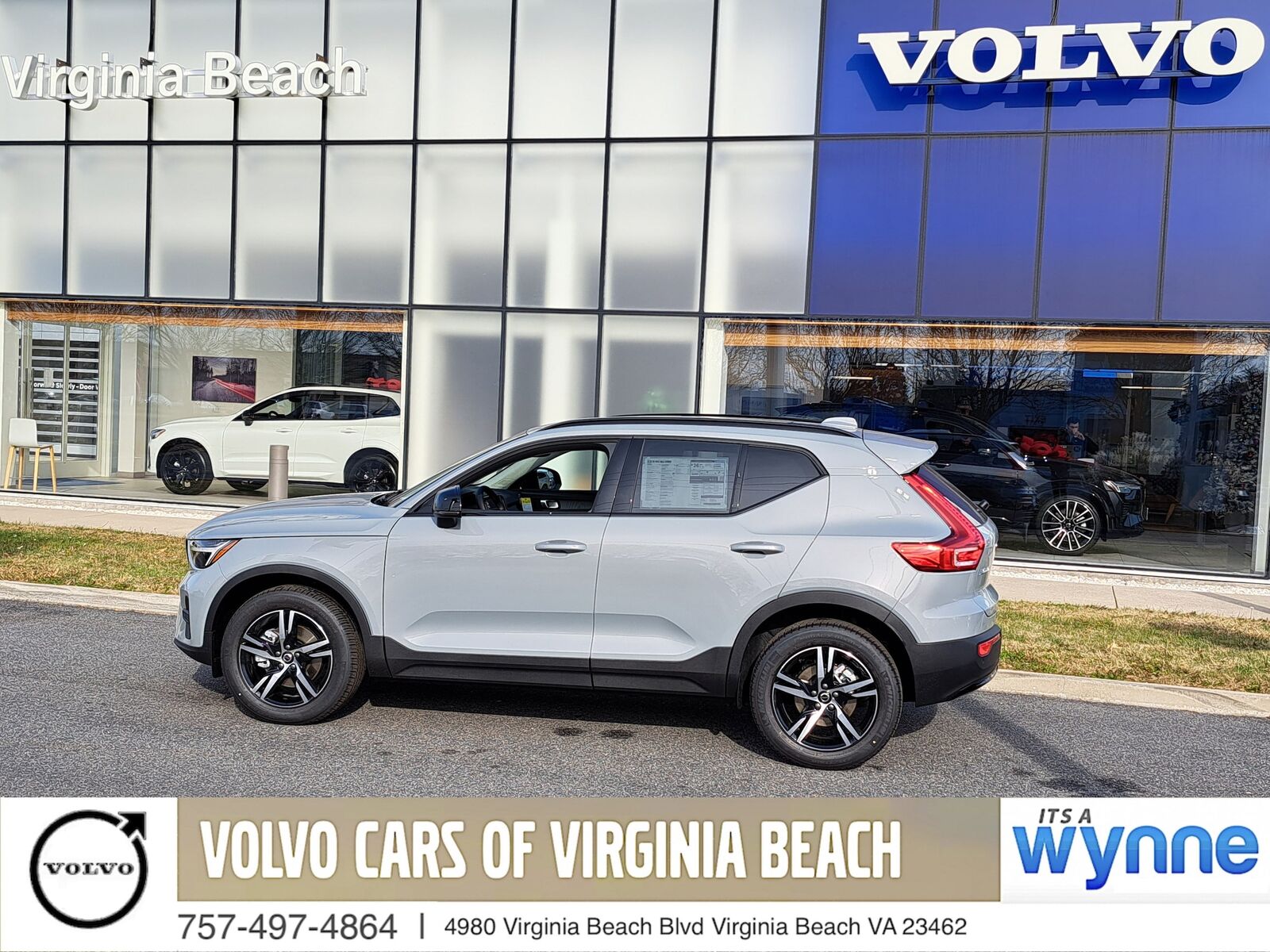 2026 VOLVO XC40