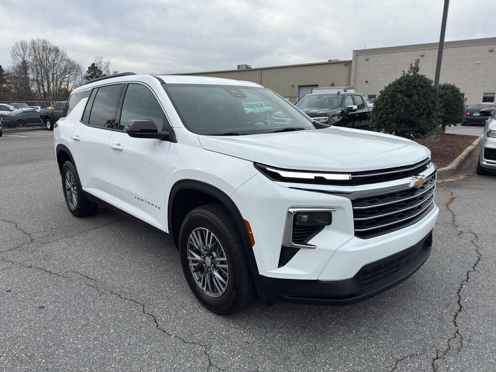 2025 CHEVROLET Traverse