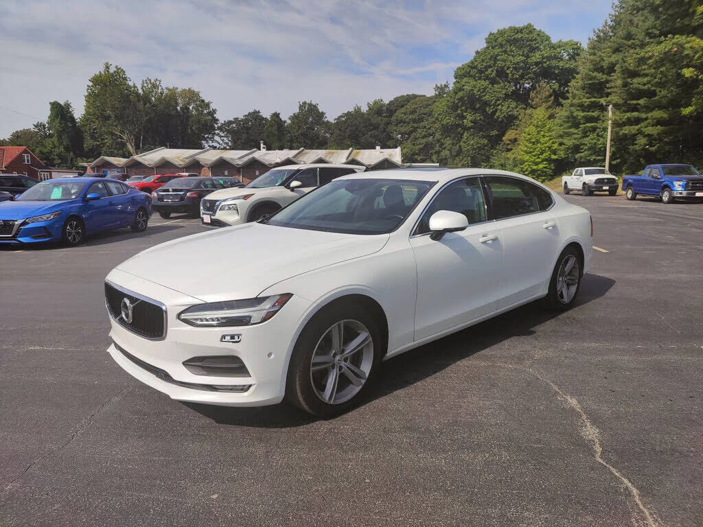 2018 VOLVO S90