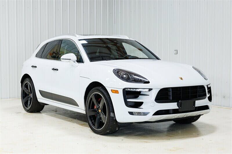 2018 PORSCHE Macan