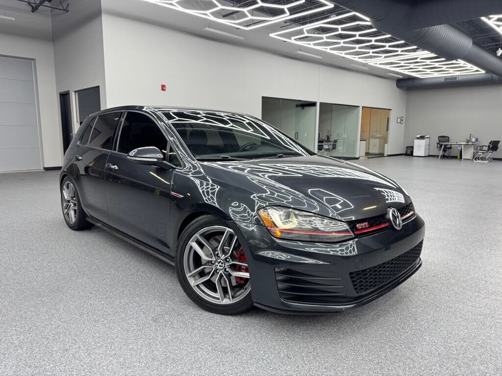 2017 VOLKSWAGEN Golf GTI