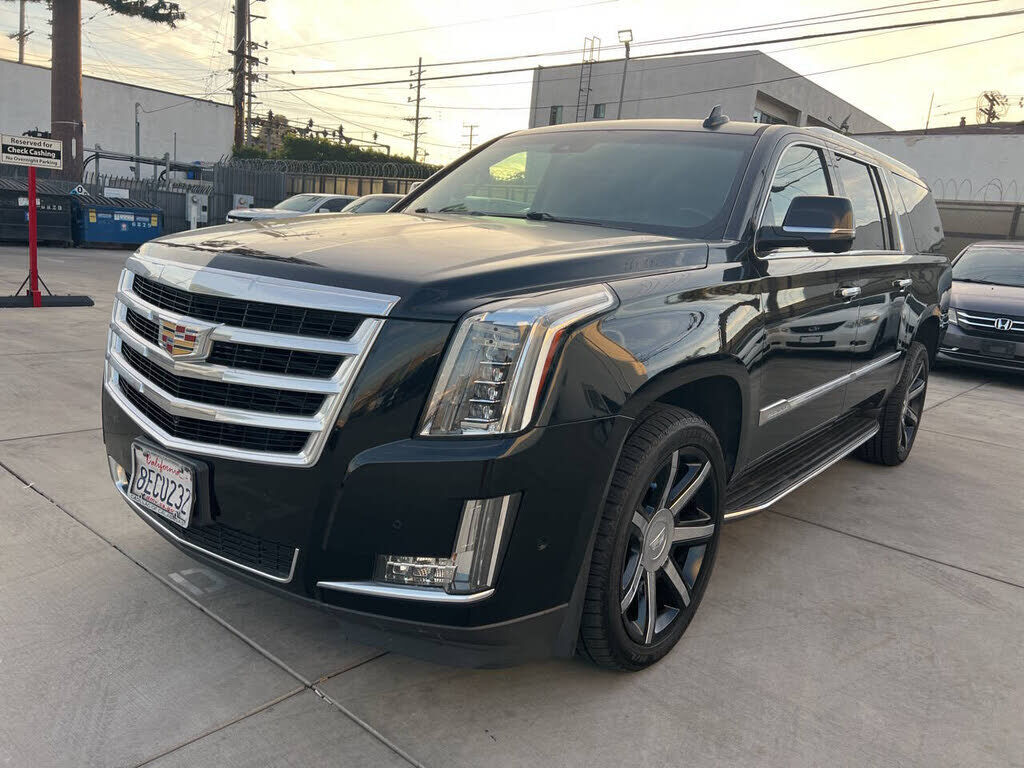 2017 CADILLAC Escalade ESV
