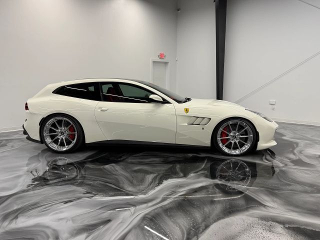 Ferrari GTC4Lusso