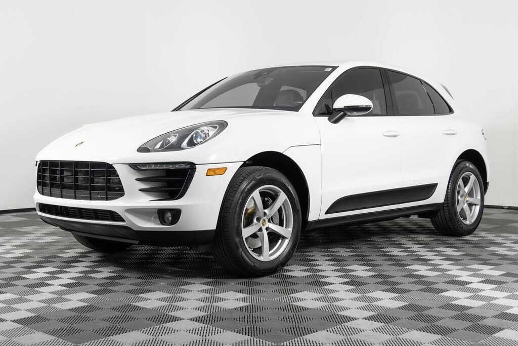 2018 PORSCHE Macan
