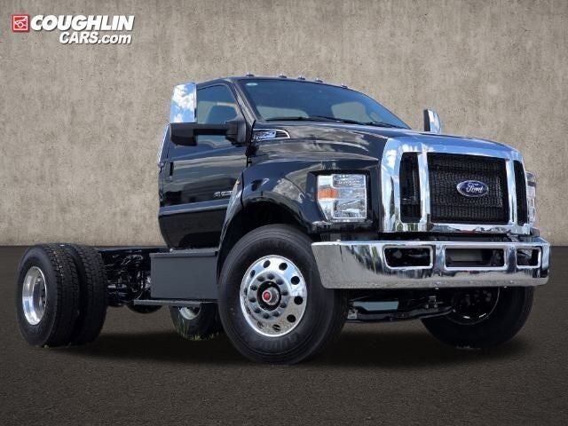 2025 FORD F-750