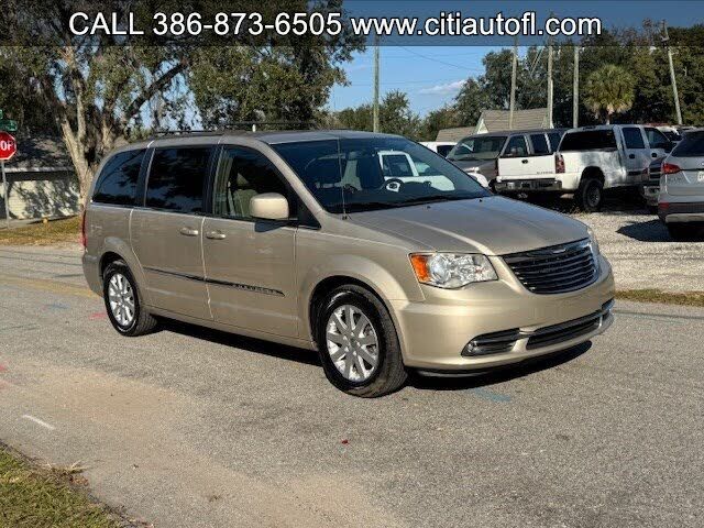 2015 CHRYSLER Town and Country