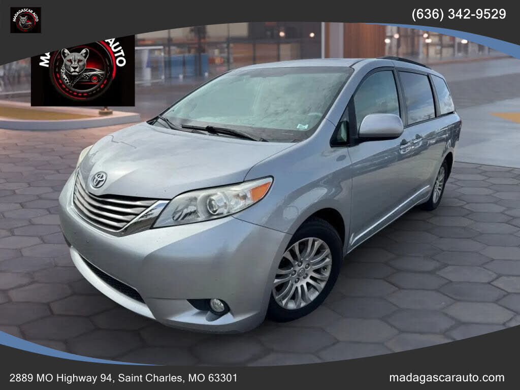 2011 TOYOTA Sienna