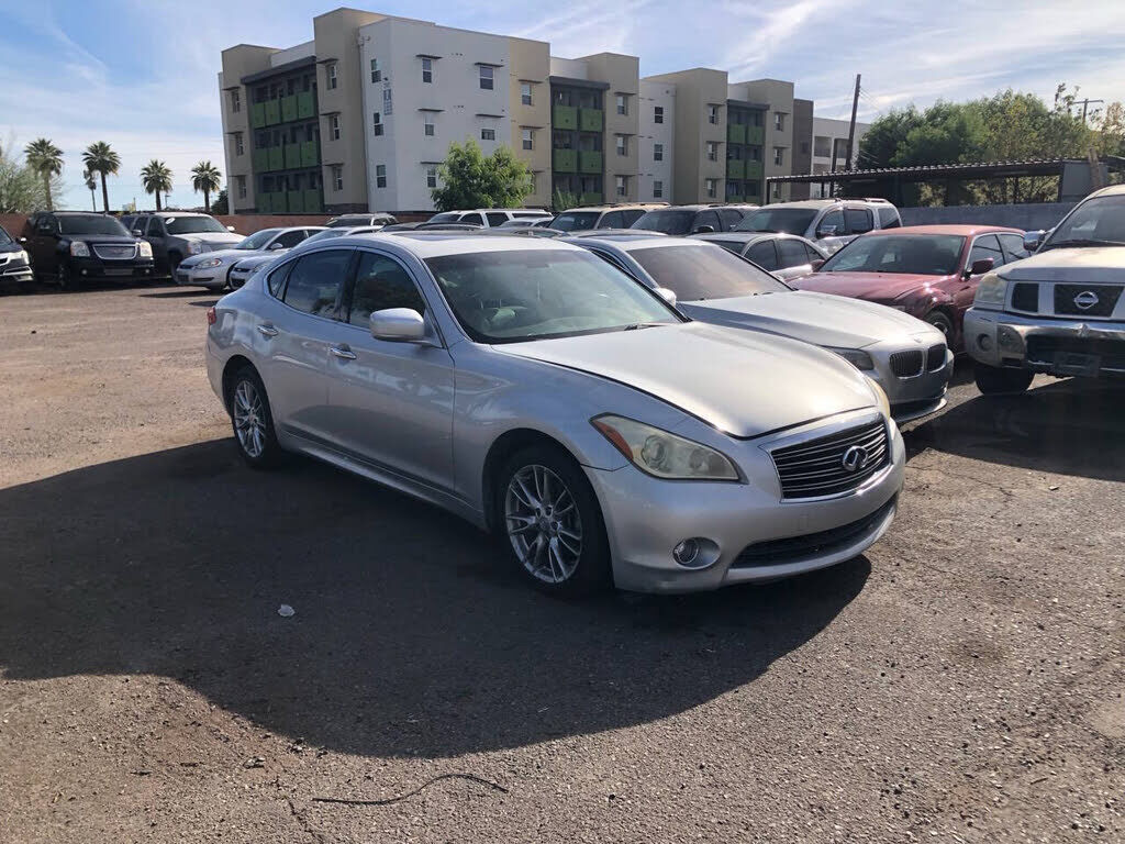 2011 INFINITI M37