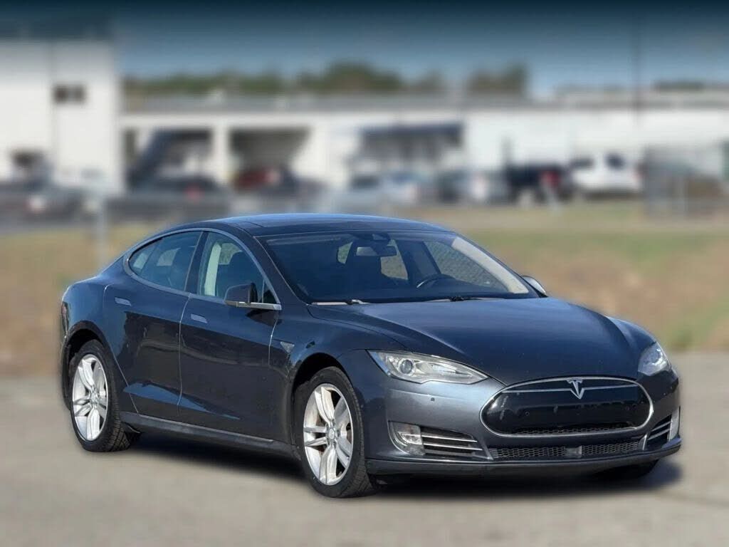 2015 TESLA Model S