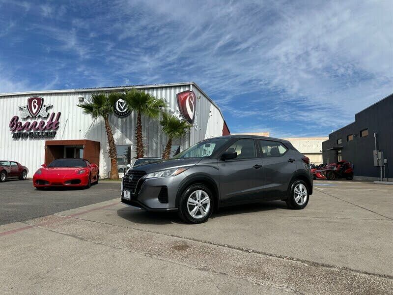 2024 NISSAN Kicks