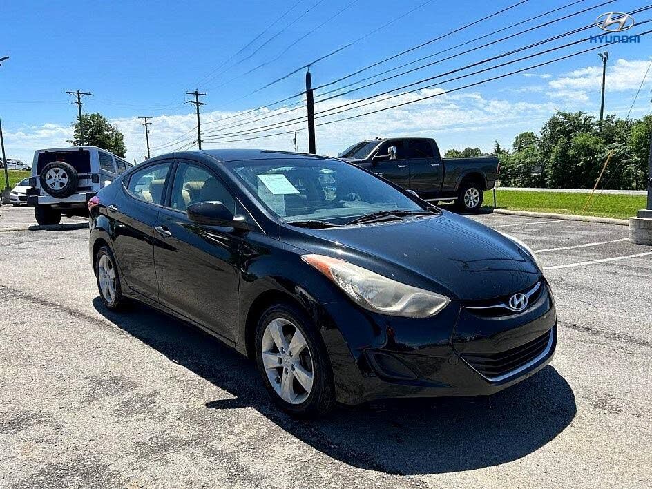 2013 HYUNDAI Elantra