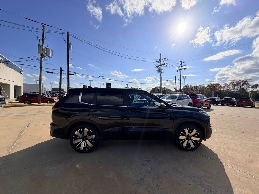 2026 MITSUBISHI Outlander