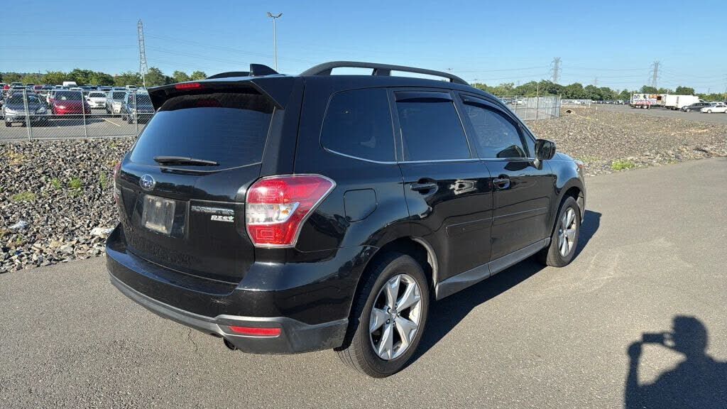 2016 SUBARU Forester