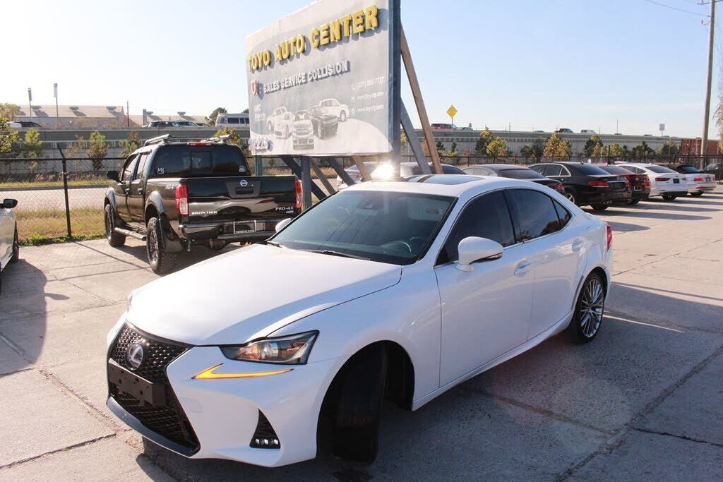 2017 Lexus IS