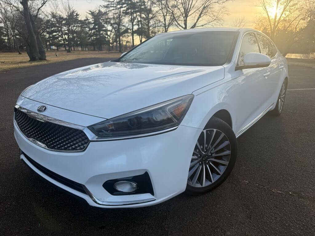 2019 KIA Cadenza