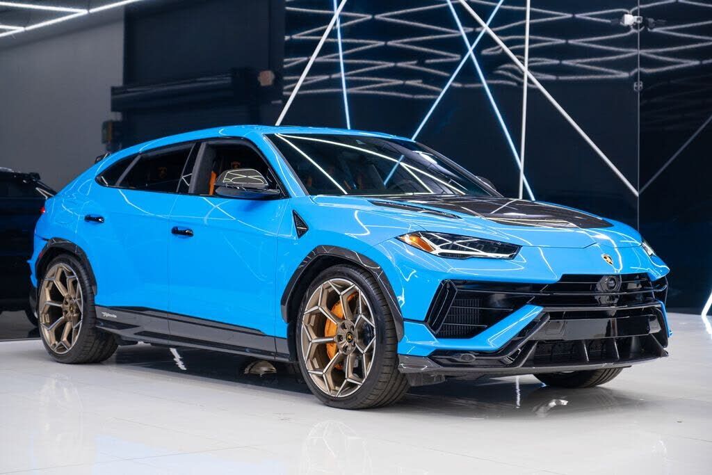 2024 LAMBORGHINI URUS