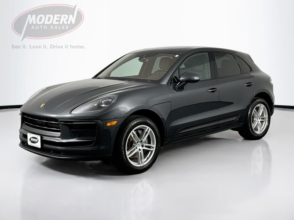2022 PORSCHE Macan