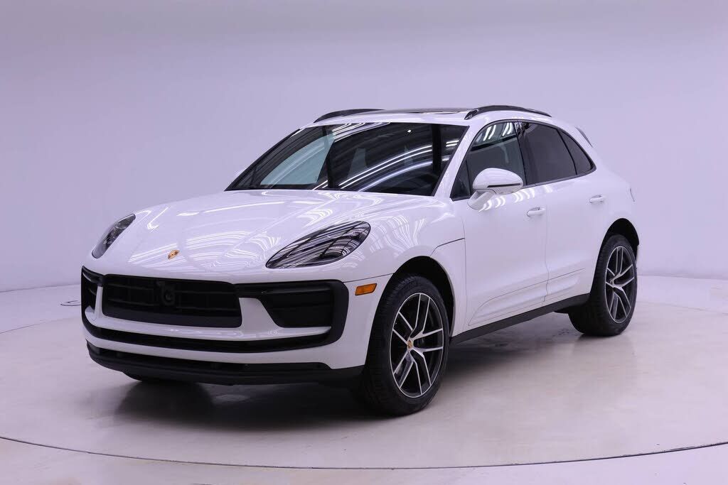 2025 PORSCHE Macan